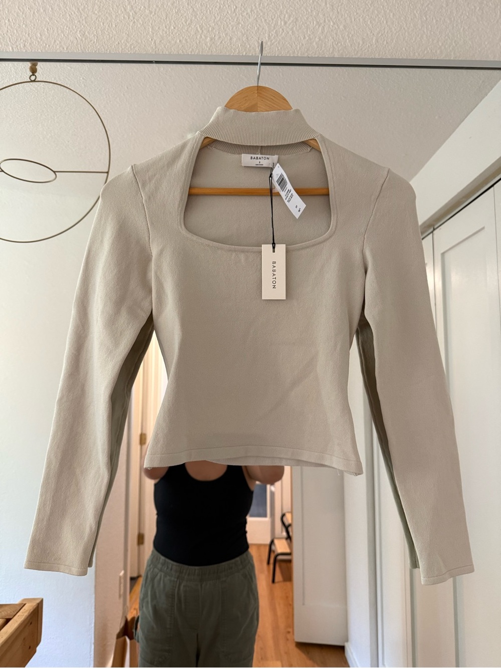 Aritzia Babaton Cream Square-Neck Long Sleeve Top